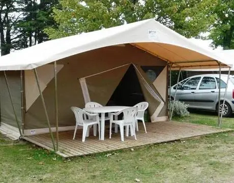 Bungalow tent Canada