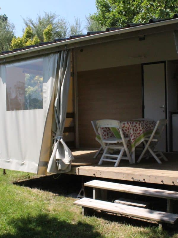 semi-roofed bungalow