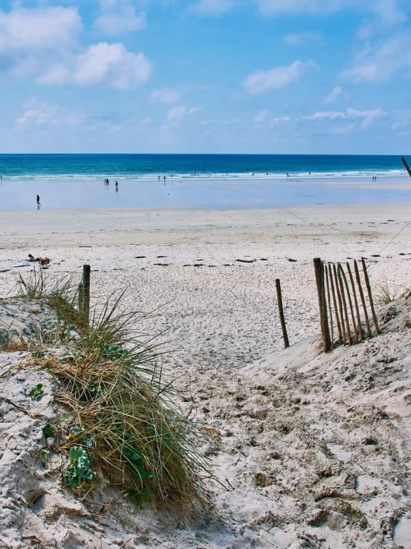 bekannter surferstrand in der bretagne in "pointe de la torche